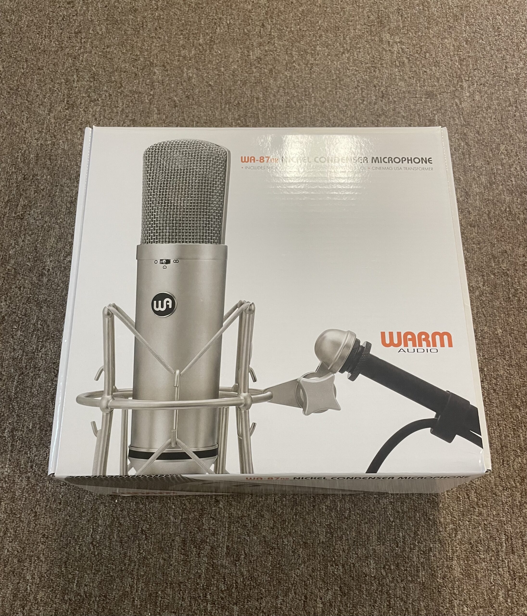 Warm WA 87 R2 studio microphone