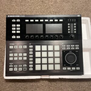 Maschine Studio in pristine condition